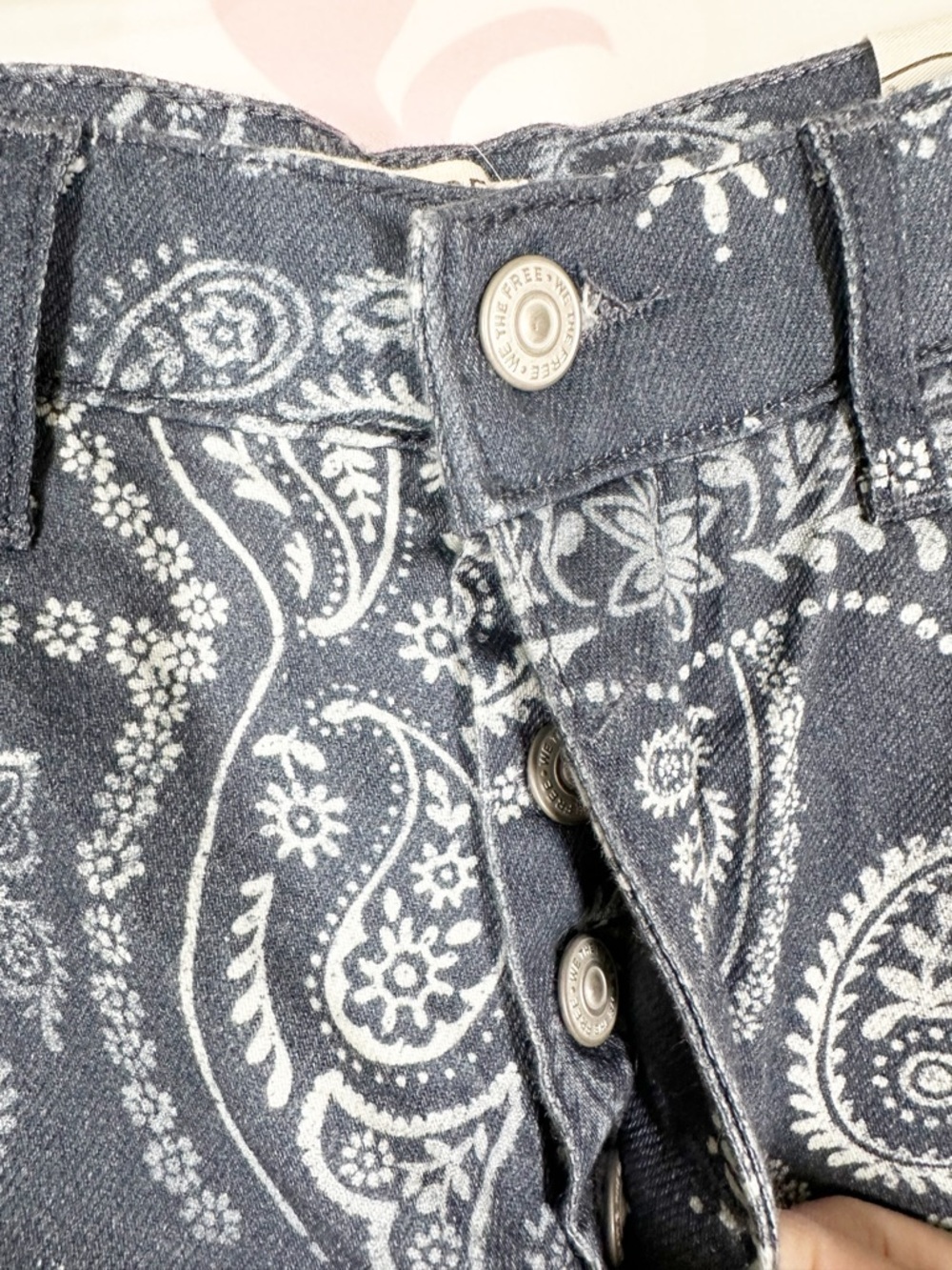 NEW Free People We The Free Good Luck Printed Navy Bandana Barrel Jeans 27 - Picture 9 of 14